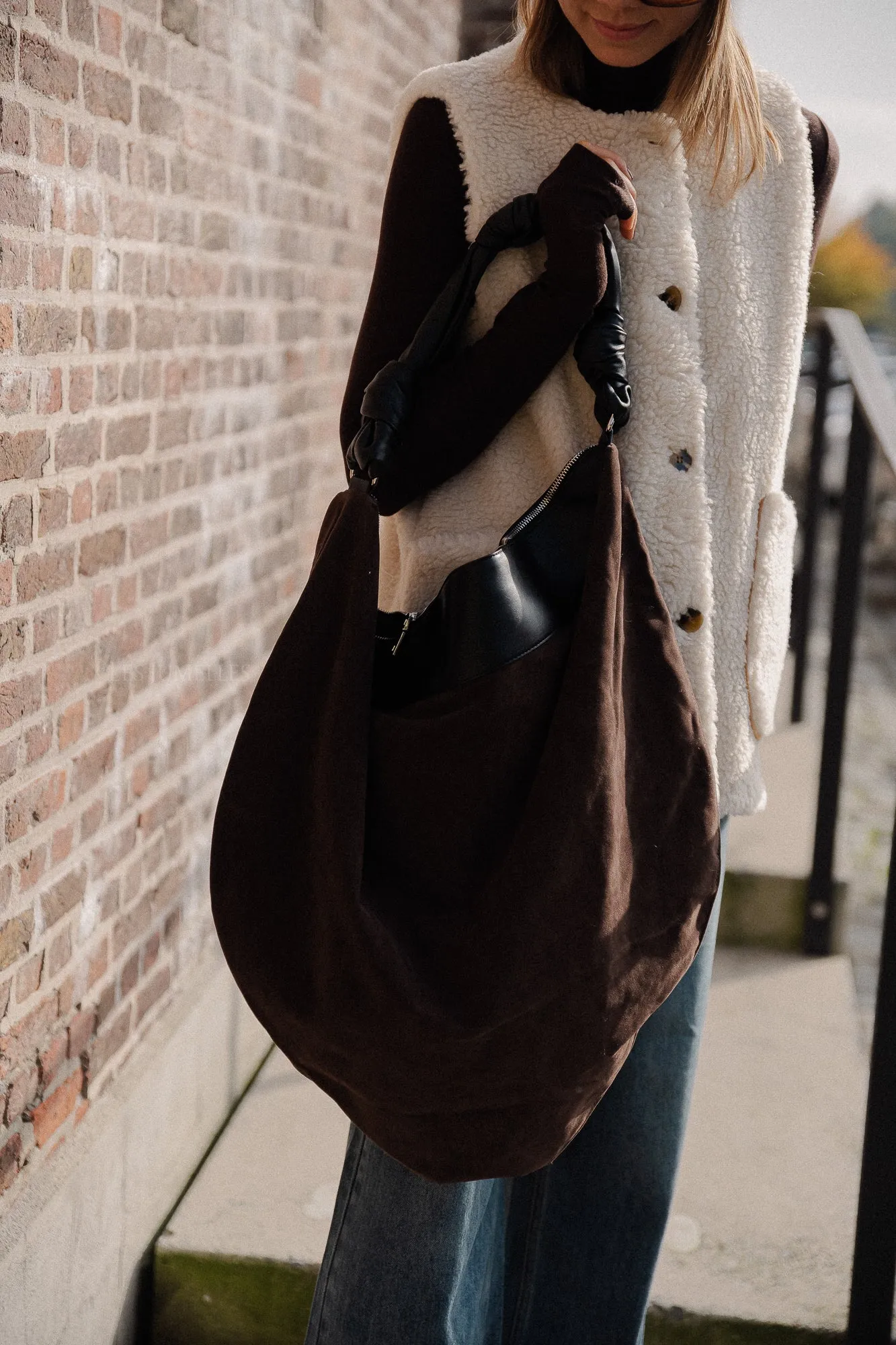 Apple bag brown