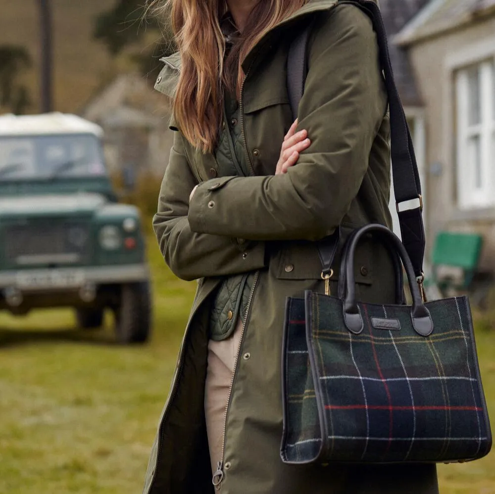 Barbour Barrhill Tote Bag in Classic Tartan