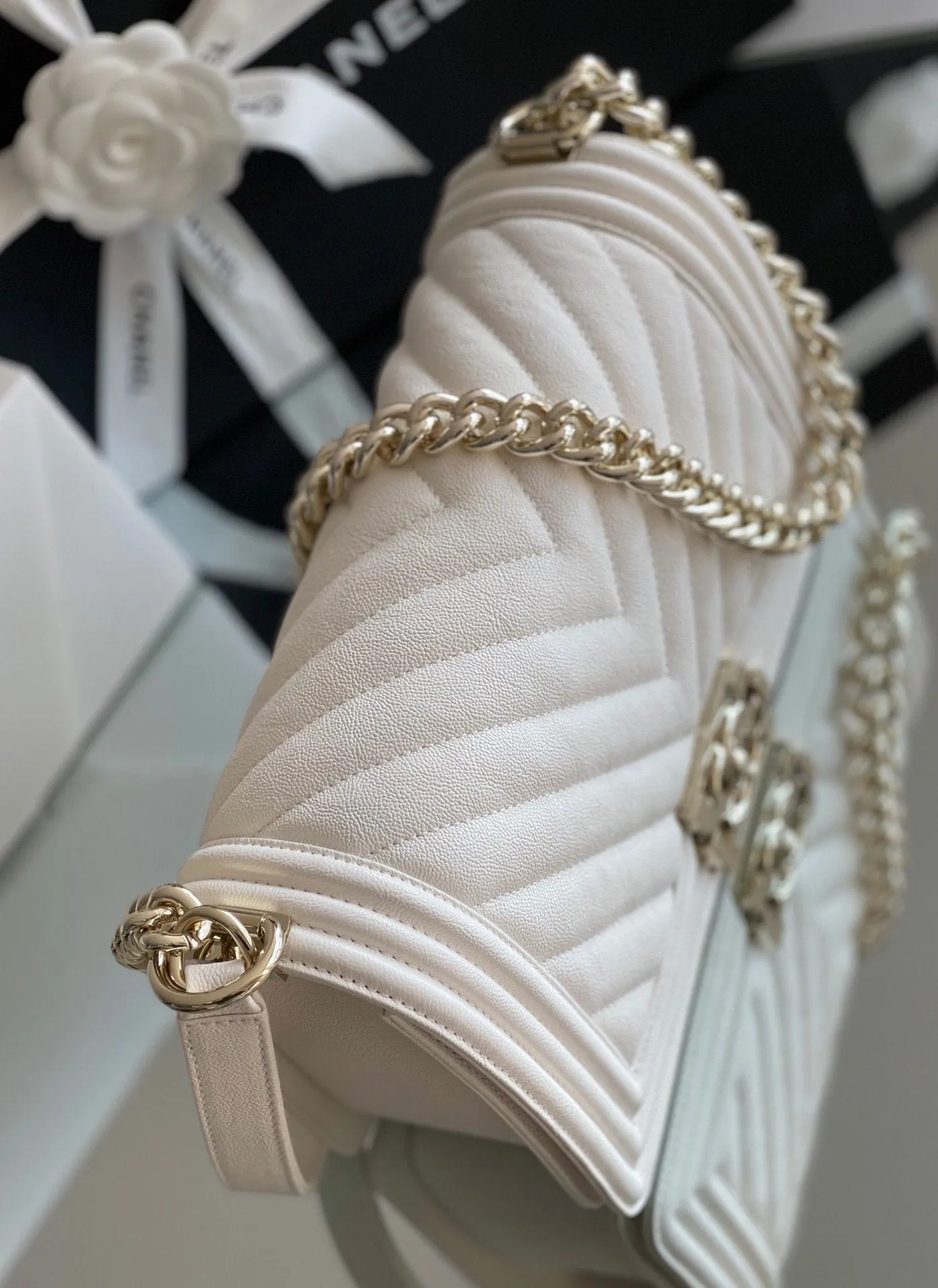 CHLMedium Classic Flap Bag 25cm White For Women A67086