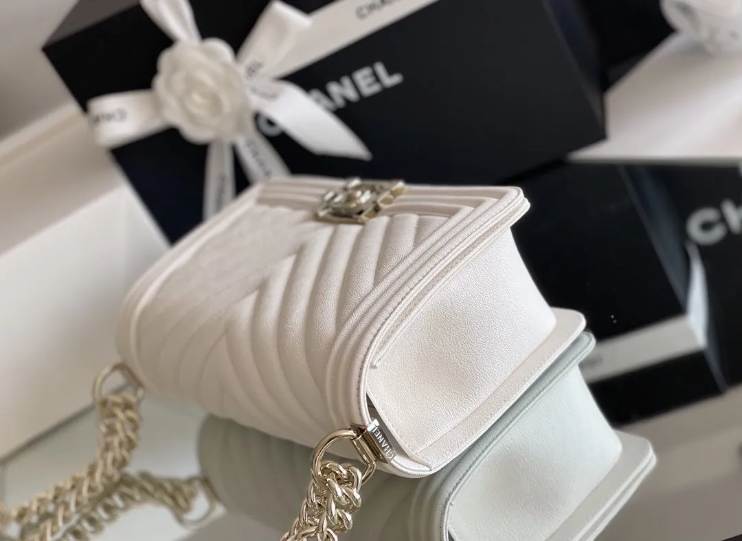 CHLMedium Classic Flap Bag 25cm White For Women A67086