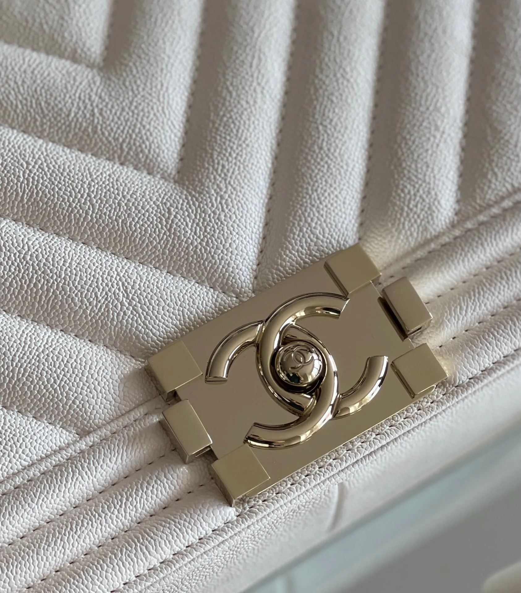 CHLMedium Classic Flap Bag 25cm White For Women A67086