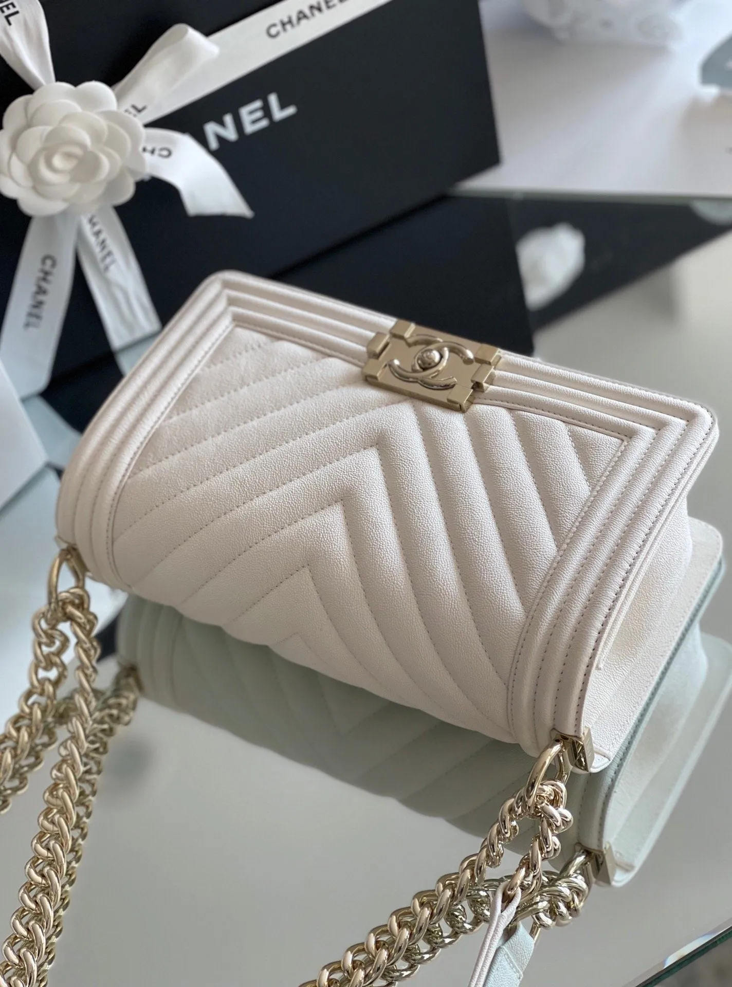 CHLMedium Classic Flap Bag 25cm White For Women A67086
