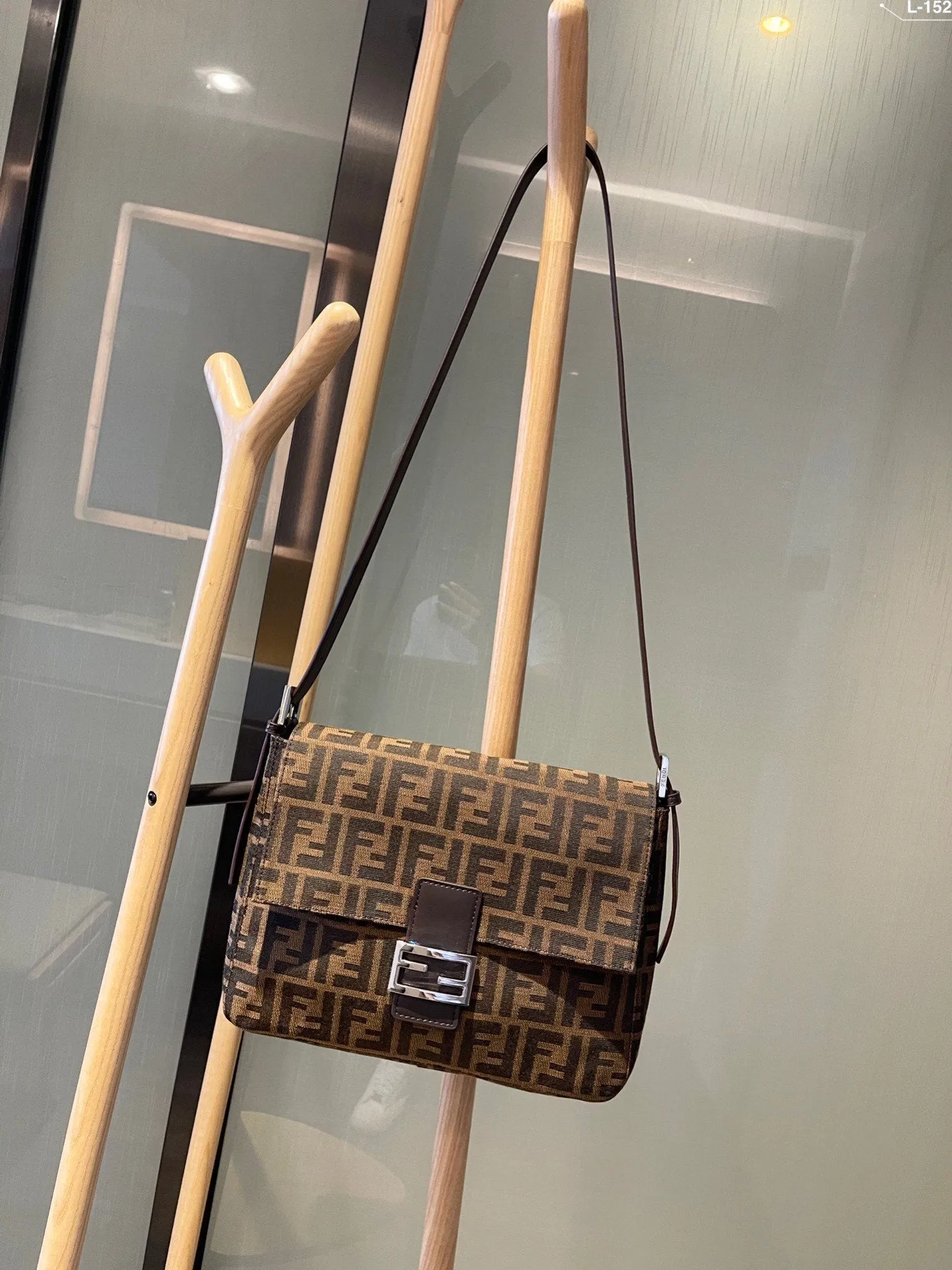 EN   Designer bags by Fendi 202