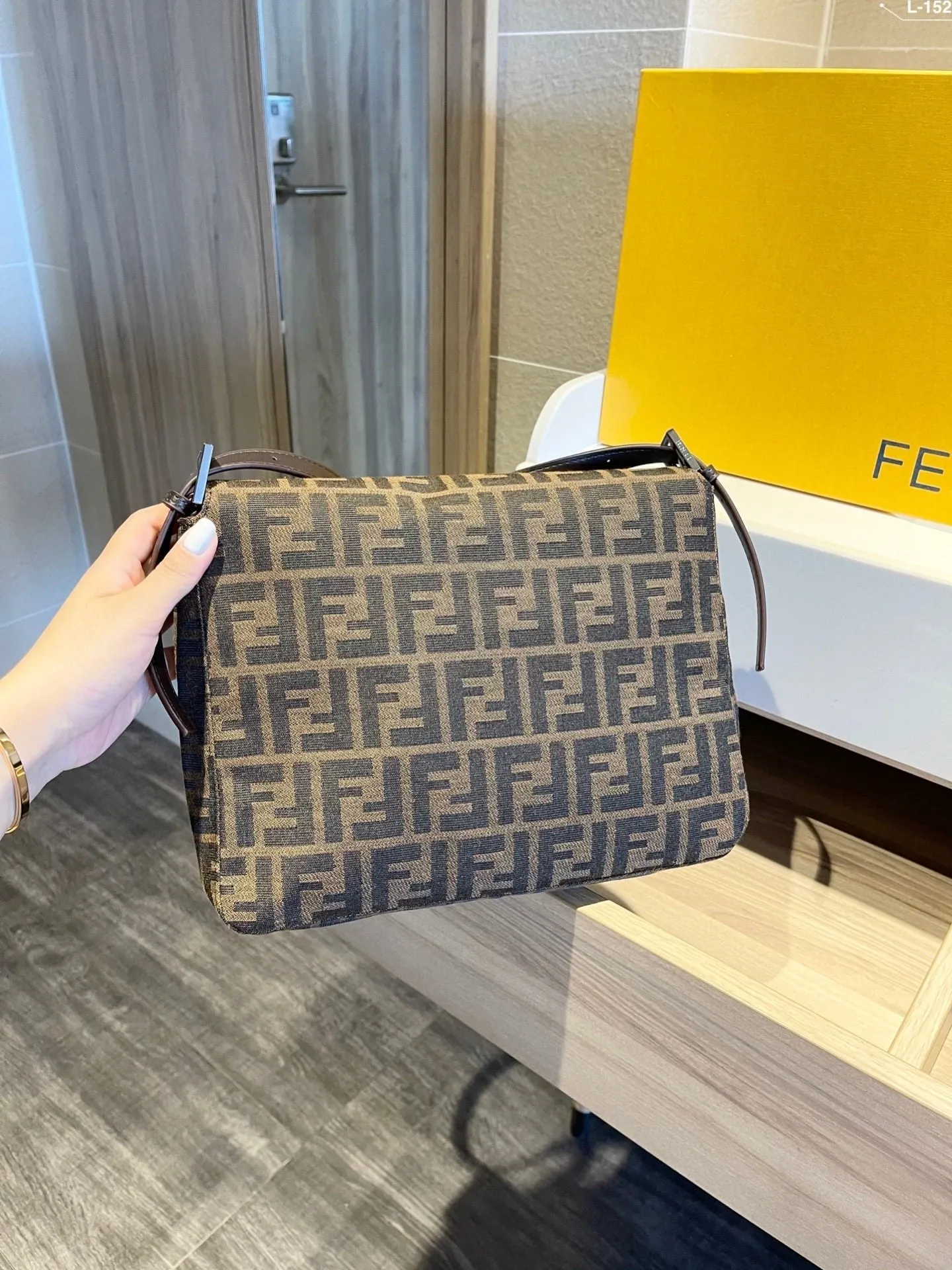 EN   Designer bags by Fendi 202