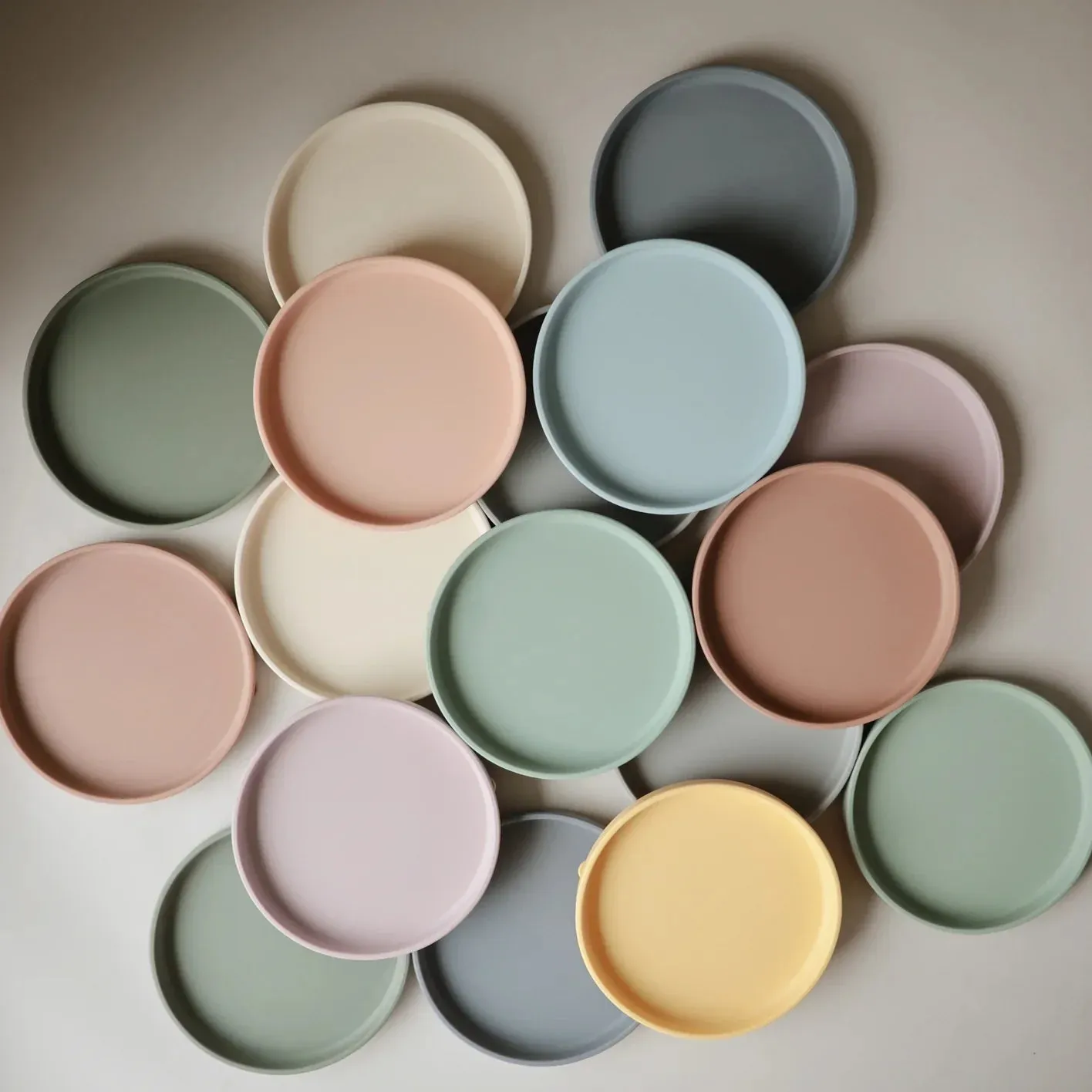 Mushie Silicone plate around with suction cup | Dried Thyme